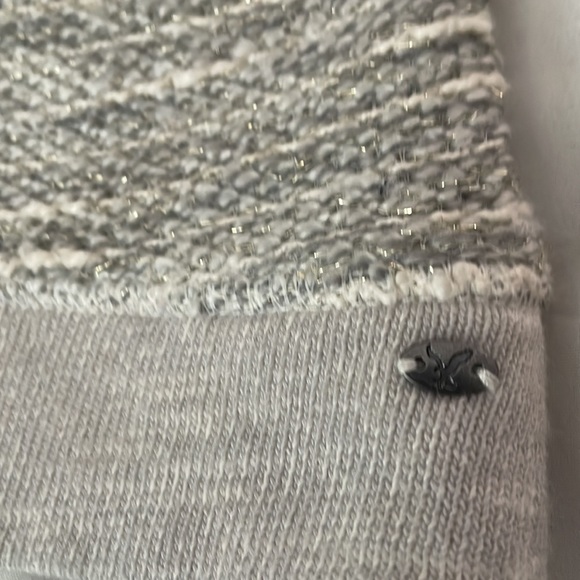 American Eagle, Silver, Long Sleeved Sweater. Size Medium - Picture 4 of 8